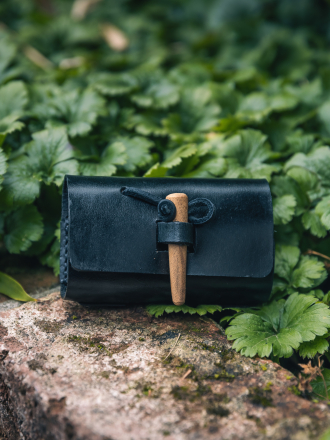 Trollfelsen Mittelalter Tranktasche 3er Holzverschluss Schwarz geschlossen